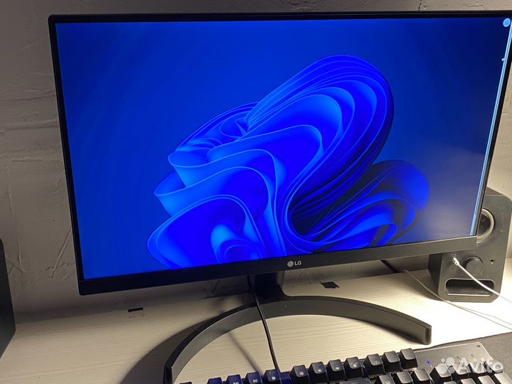 Монитор LG 22mk600
