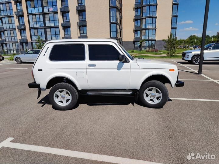 LADA 4x4 (Нива) 1.7 МТ, 2002, 284 000 км