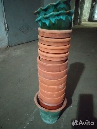 Палки для ходьбы, цветочные горшки