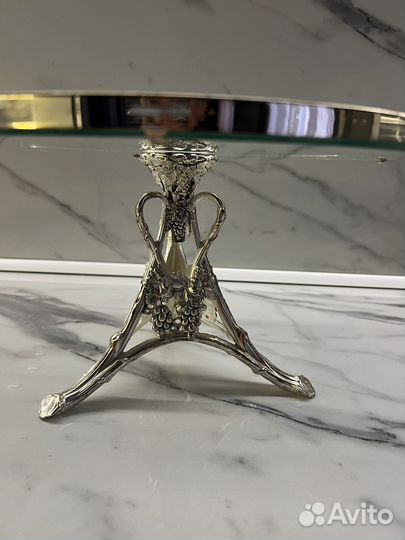 Тортница на ножке