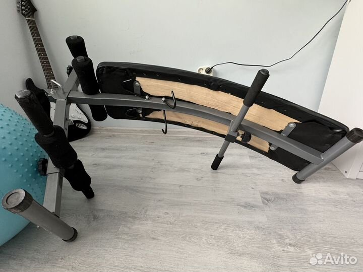 Скамья для пресса с изгибом Atemi