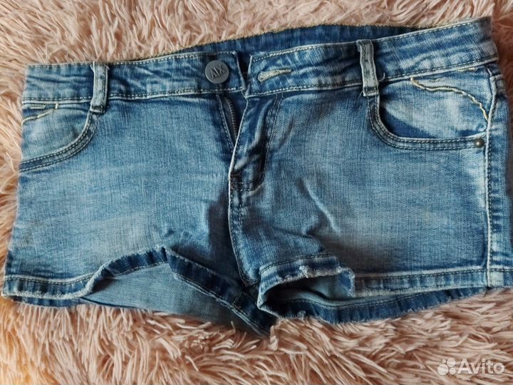 Одежда. Шорты майки. Бюстгальтеры