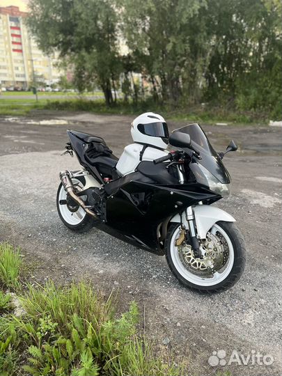 Honda cbr954