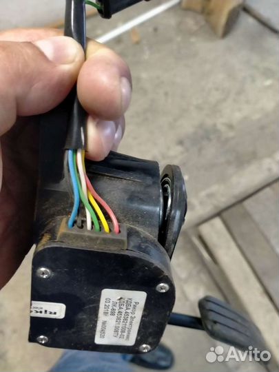 Педаль газа газон