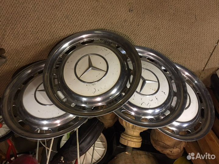 Колпаки mercedes старые (комплект)