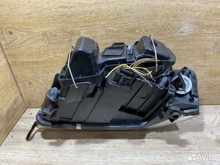 Фара правая Audi A6 C5 дорестайлинг 142443