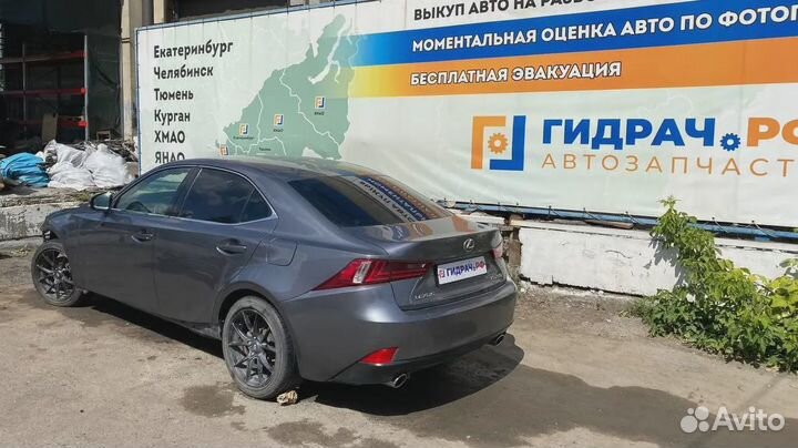 Кронштейн задней балки правый Lexus IS250 (XE30) 5