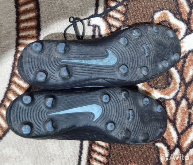 Футбольные бутсы