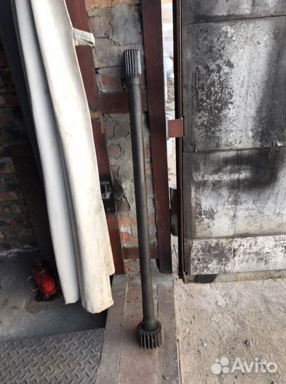 Полуось маз