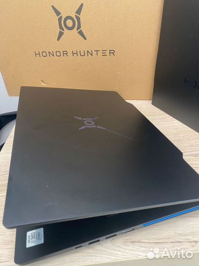 Ноутбук Honor hunter V700