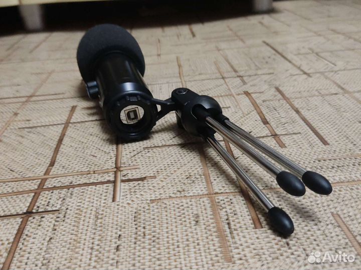 Студийный микрофон