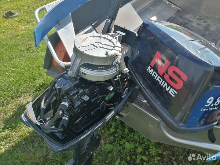 Лодка с мотором