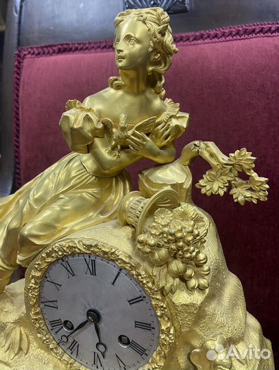 Часы консольные. 19 век. Бронза. Франция