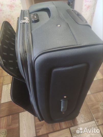 Чемодан на колесах большой l