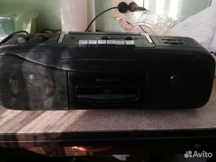 Кассетный магнитофон sharp