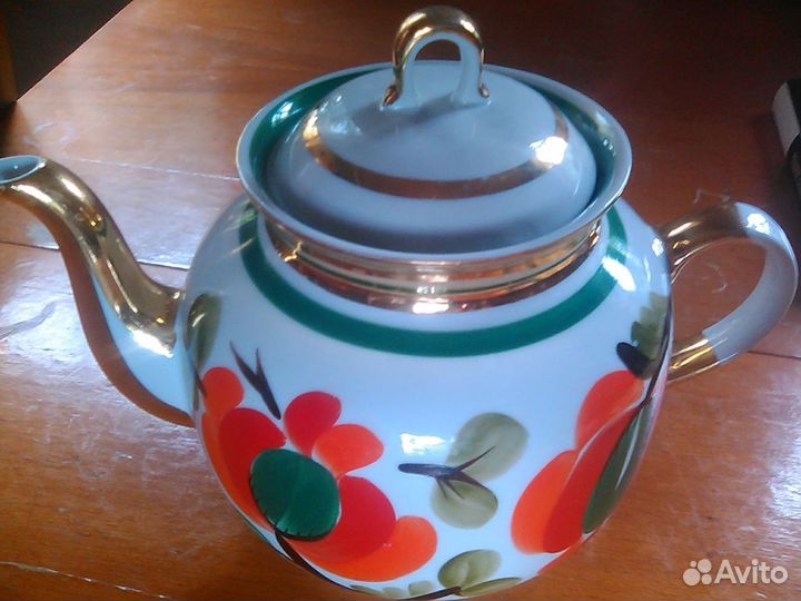 Большой-поменьше-еще чайник