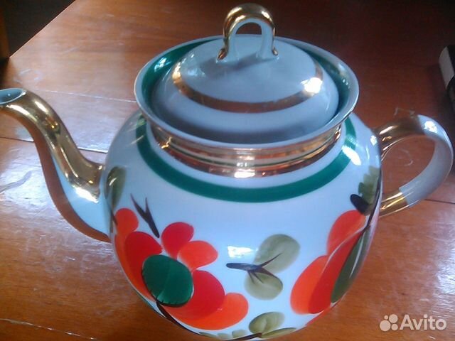 Большой-поменьше-еще чайник