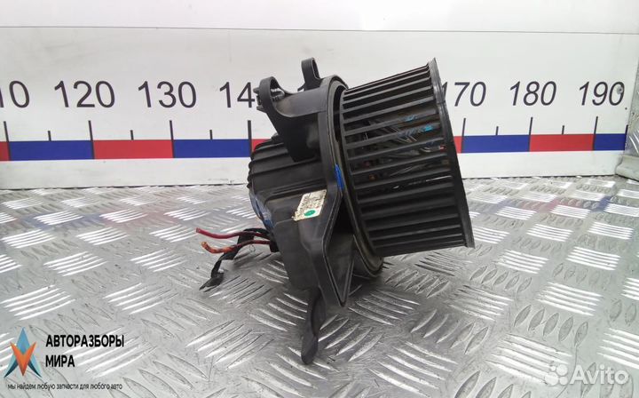 Моторчик печки Cadillac Escalade 3 2012