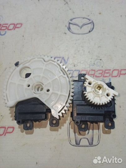 Сервопривод заслонок печки Toyota Highlander 2