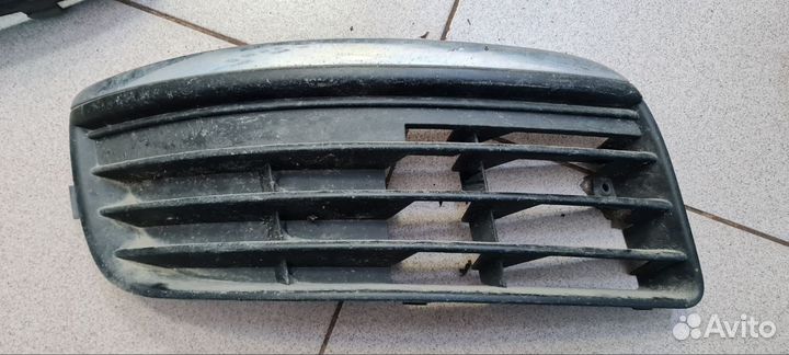 Volkswagen Jetta 5 решётка в бампер