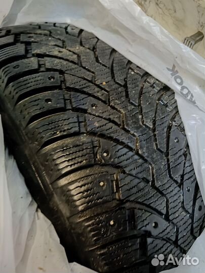 Pirelli Formula Ice 215/65 R16