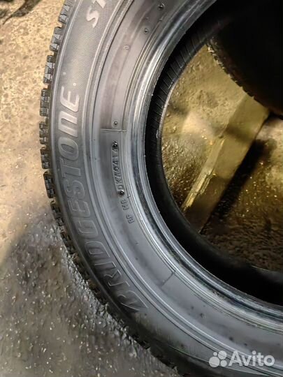 Bridgestone Blizzak VRX 215/65 R16