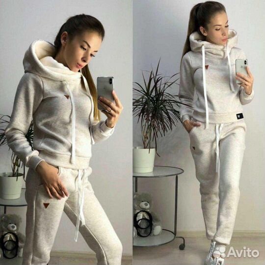 Костюм спортивный