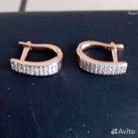 Золотые серьги