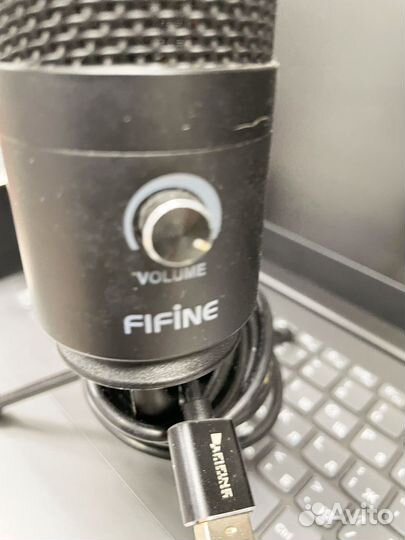 Студийный микрофон