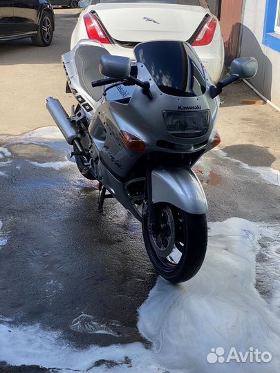 Kawasaki zzr400/2