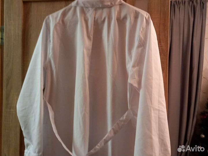 Белый медицинский халат мужской