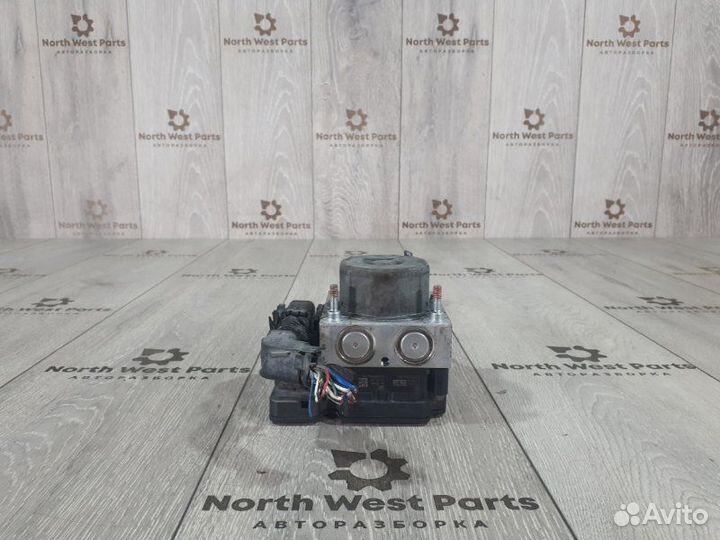 Блок ABS (насос) Toyota Auris (E180) хэтчбек