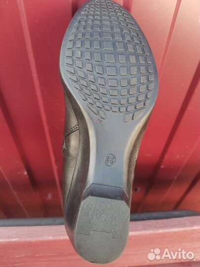 Зимние женские сапоги 38