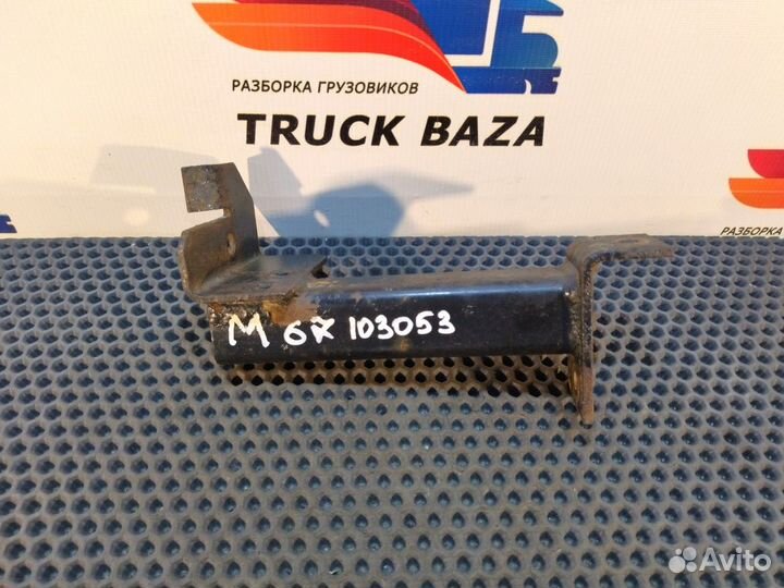 81416735120 Кронштейн спойлера бокового левый