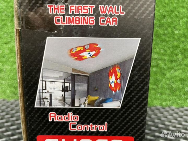 Антигравитационная машина ездит по стенам потолку