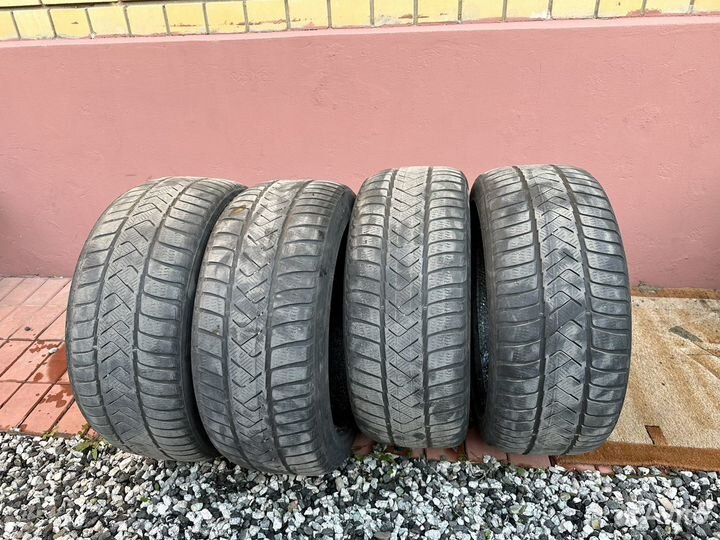 Pirelli Winter Sottozero 3 235/45 R18 V