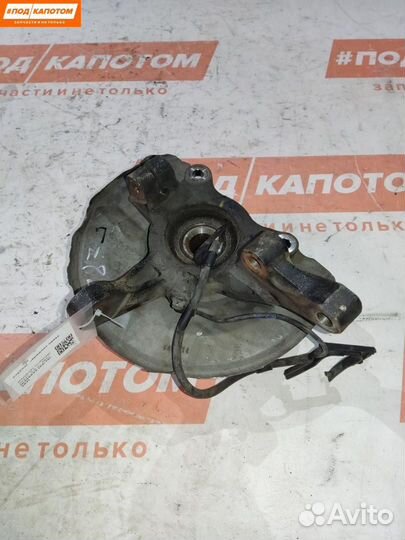 Кулак передний правый Mitsubishi Outlander 2011