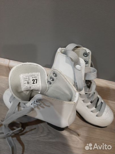 Коньки фигурные детские 27 и 30