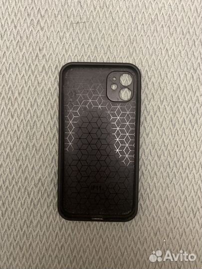 Чехол на iPhone 11