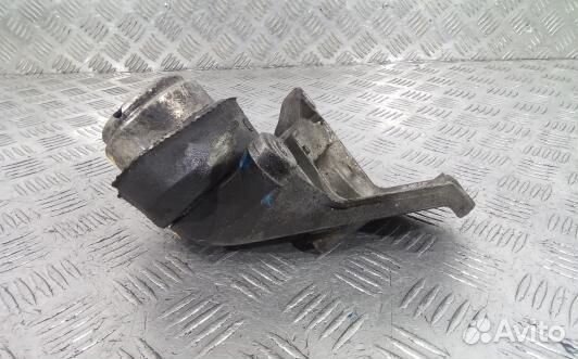 Кронштейн кпп опорный audi A6 C6 (9BR18DO02)