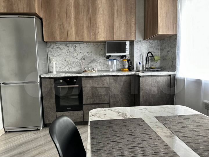 2-к. квартира, 53 м², 1/18 эт.