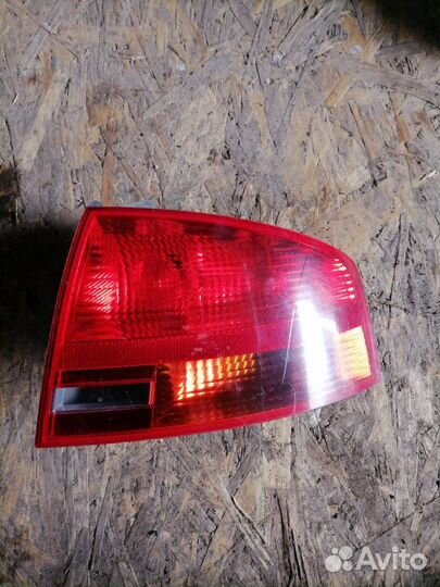 Фонарь задний правый Audi A4 B7 ALZ 2006