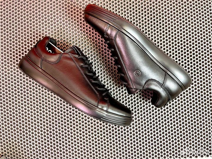 Кроссовки Ecco стильные