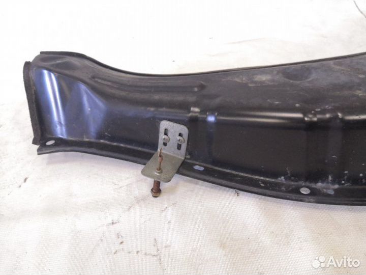 Решетка под лобовое стекло Toyota Harrier MCU15W