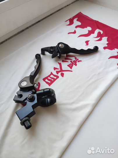 Откидные рычаги сцепления и тормоза на питбайк