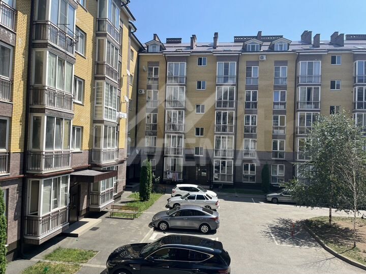 3-к. квартира, 93 м², 2/6 эт.