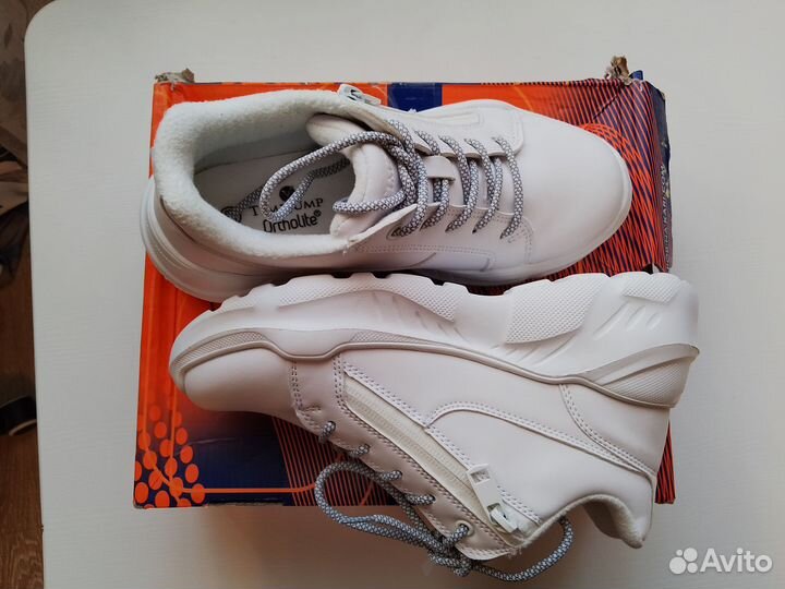 Кроссовки новые 38 на флисе утепленные