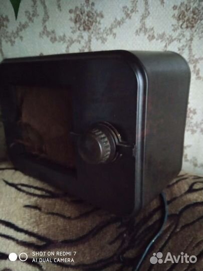 Антикварный радиоприемник 