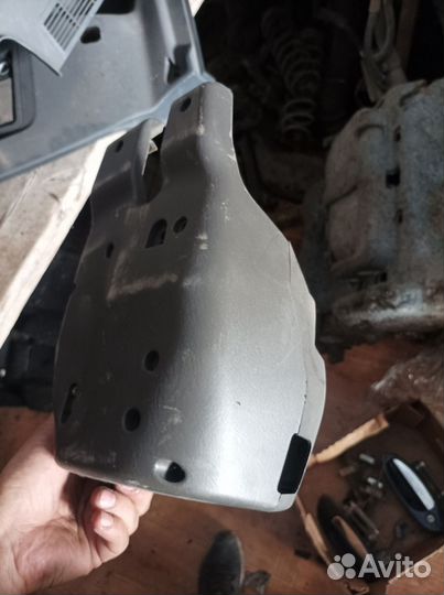 Кожух рулевой колонки передний Nissan Maxima A33