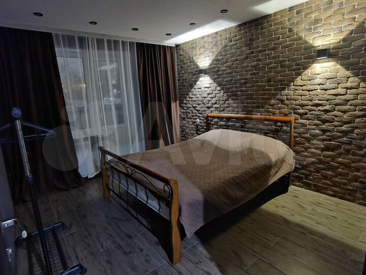 2-к. квартира, 58 м², 1/5 эт.